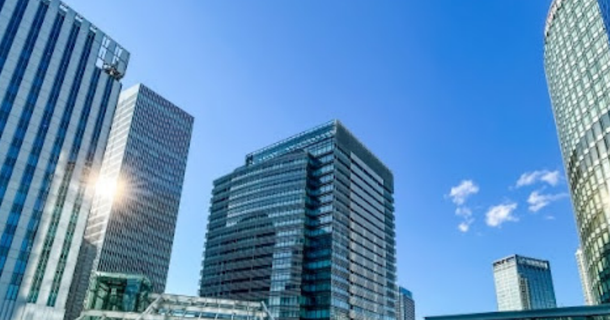 【2025年版】伸びる業界と衰退する業界とは？転職成功のための業界選びを徹底解説